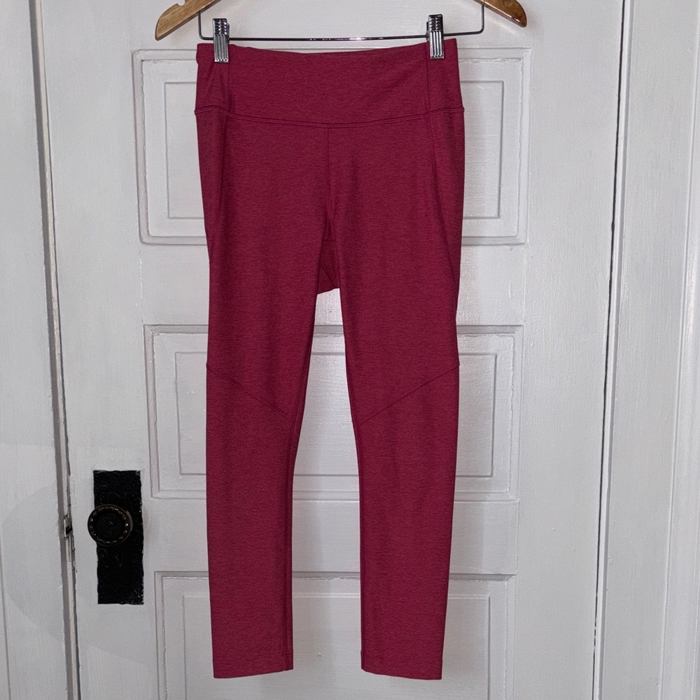 OUTDOOR VOICES 3/4 LENGTH WARMUP LEGGINGS